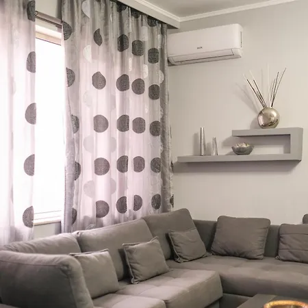 Διαμέρισμα Cozy Near Of *