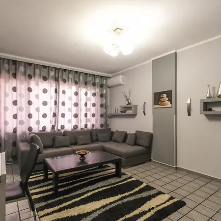 Cozy Near Of Τίρανα