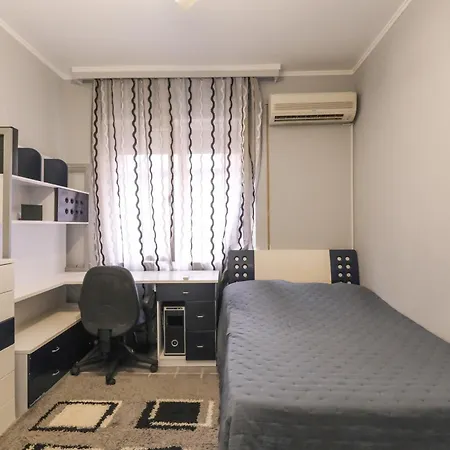 Cozy Near Of * Τίρανα