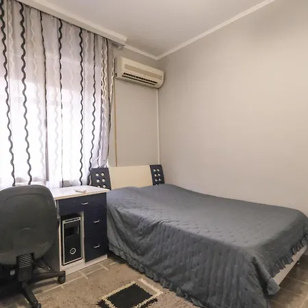 Cozy Near Of Διαμέρισμα Τίρανα